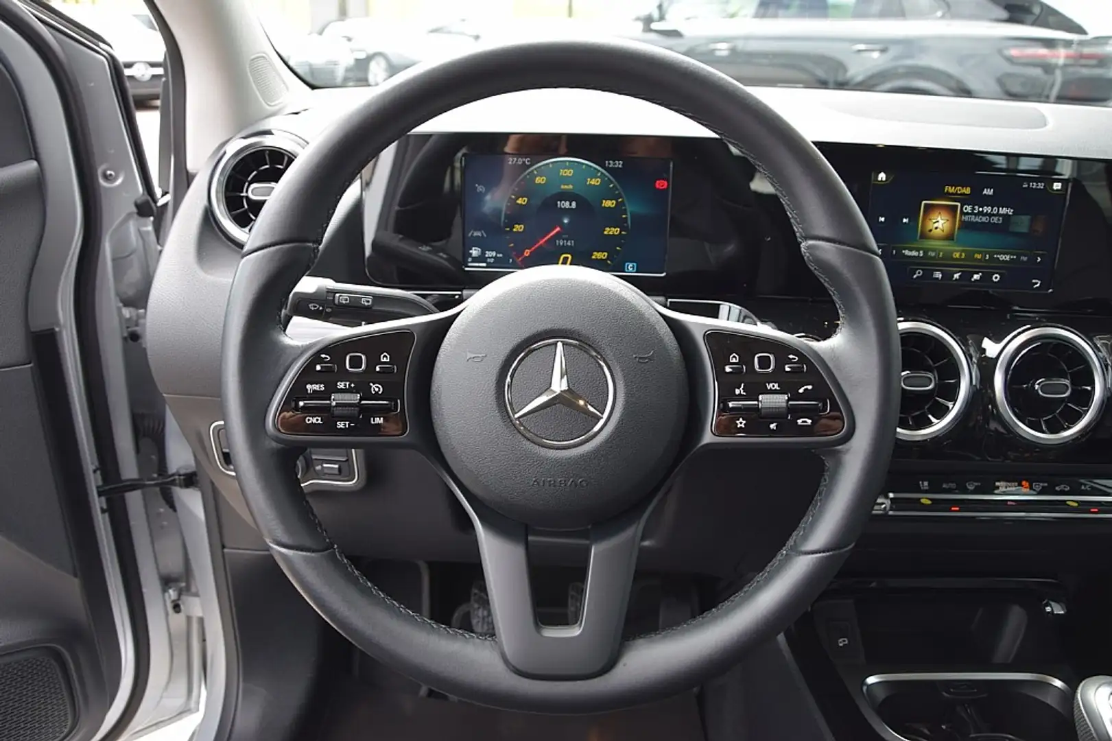 Vehicle image, number 7