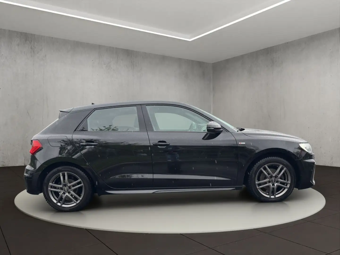 Vehicle image, number 6