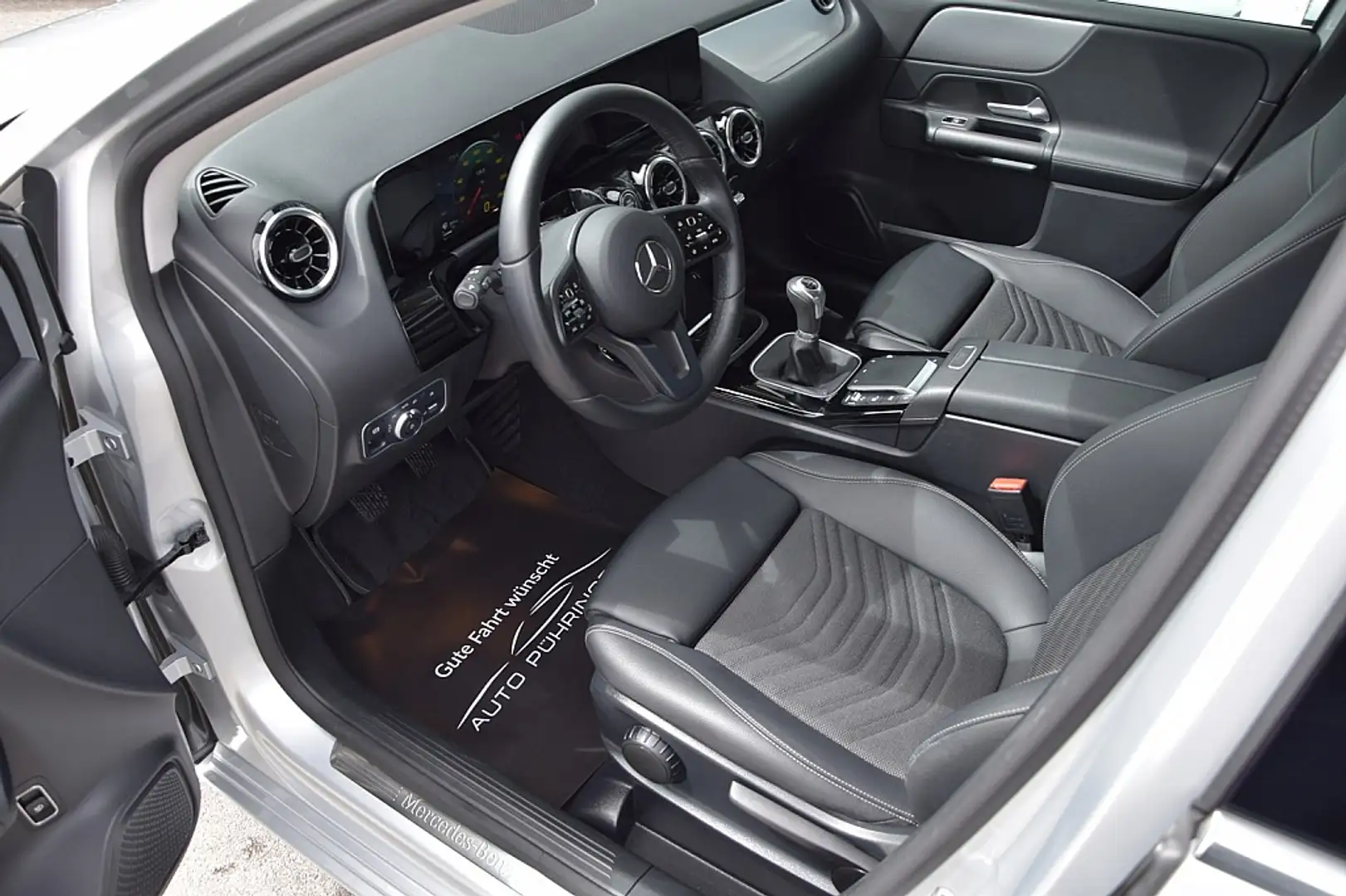 Vehicle image, number 4