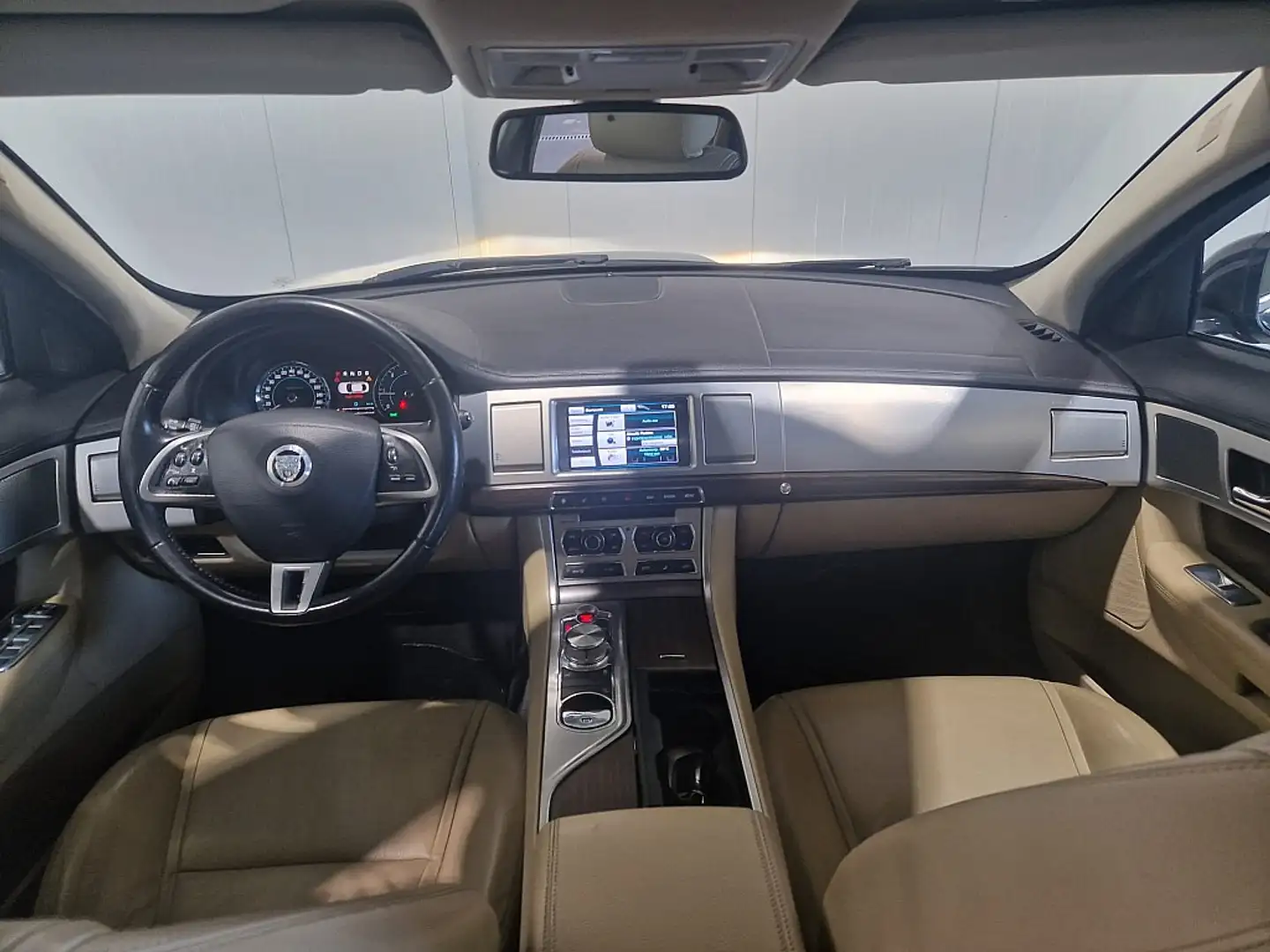 Vehicle image, number 10