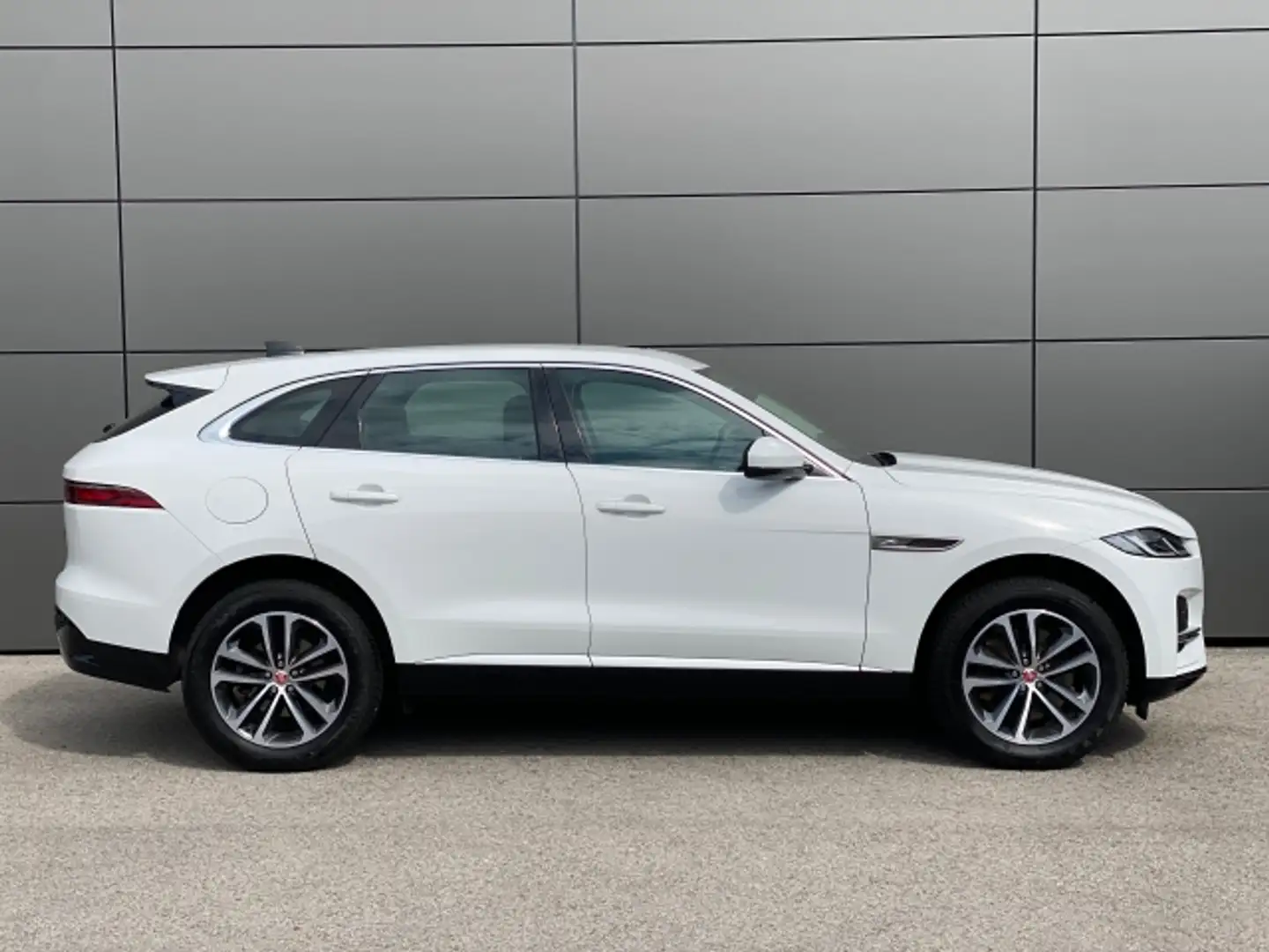 Vehicle image, number 4