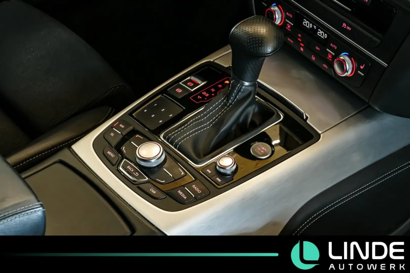 Vehicle image, number 19