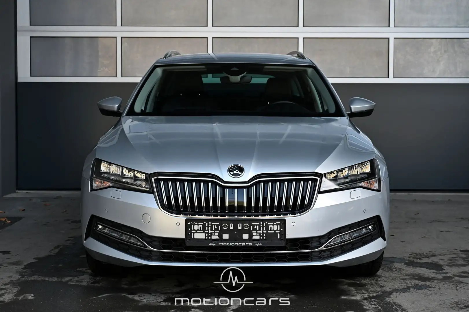 Vehicle image, number 3