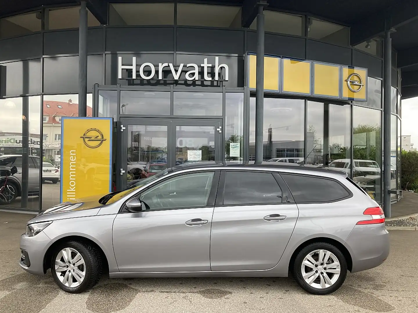 Vehicle image, number 3