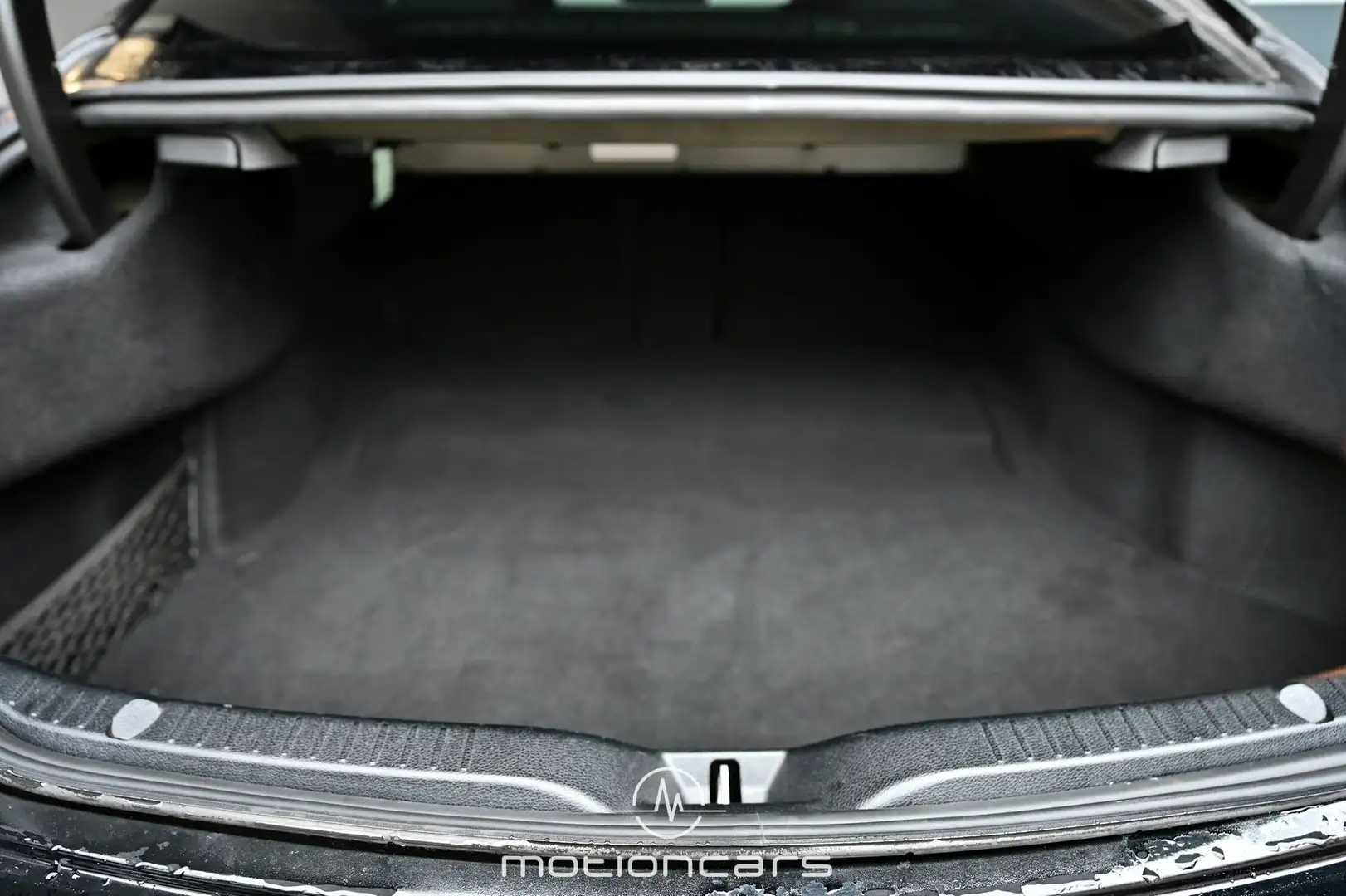 Vehicle image, number 16