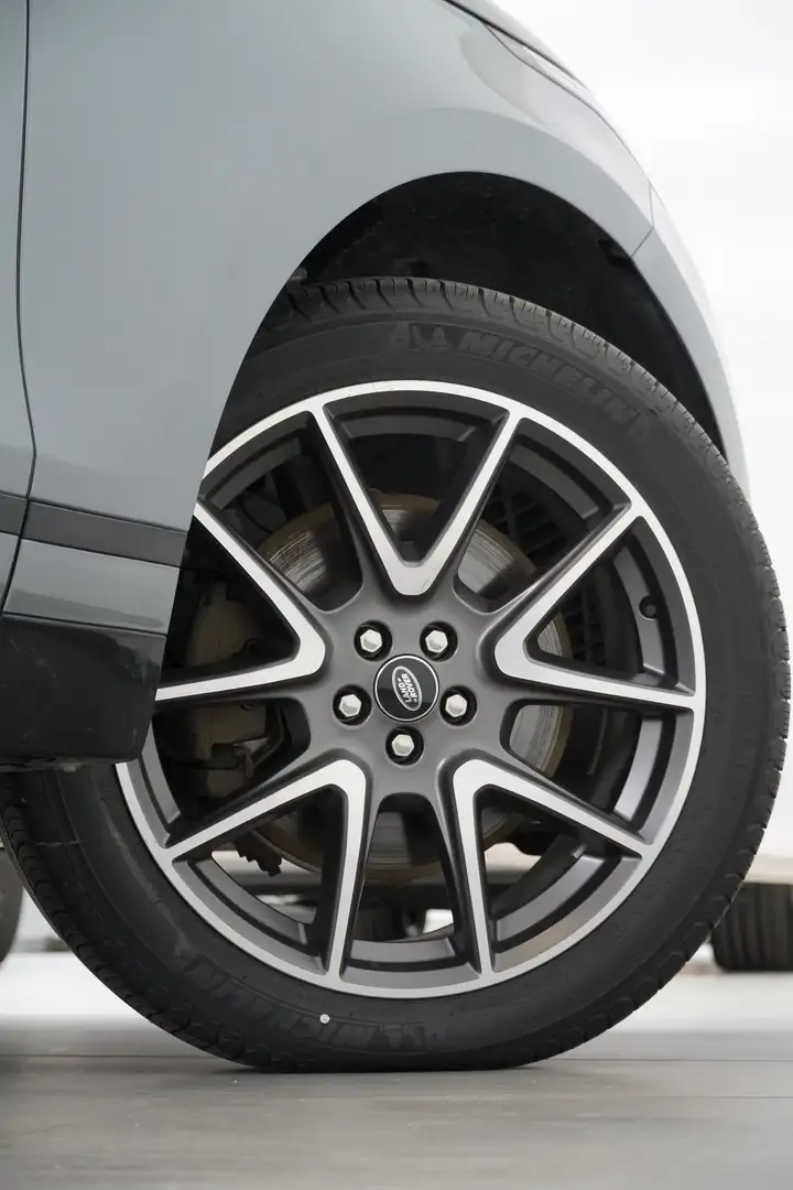 Vehicle image, number 9