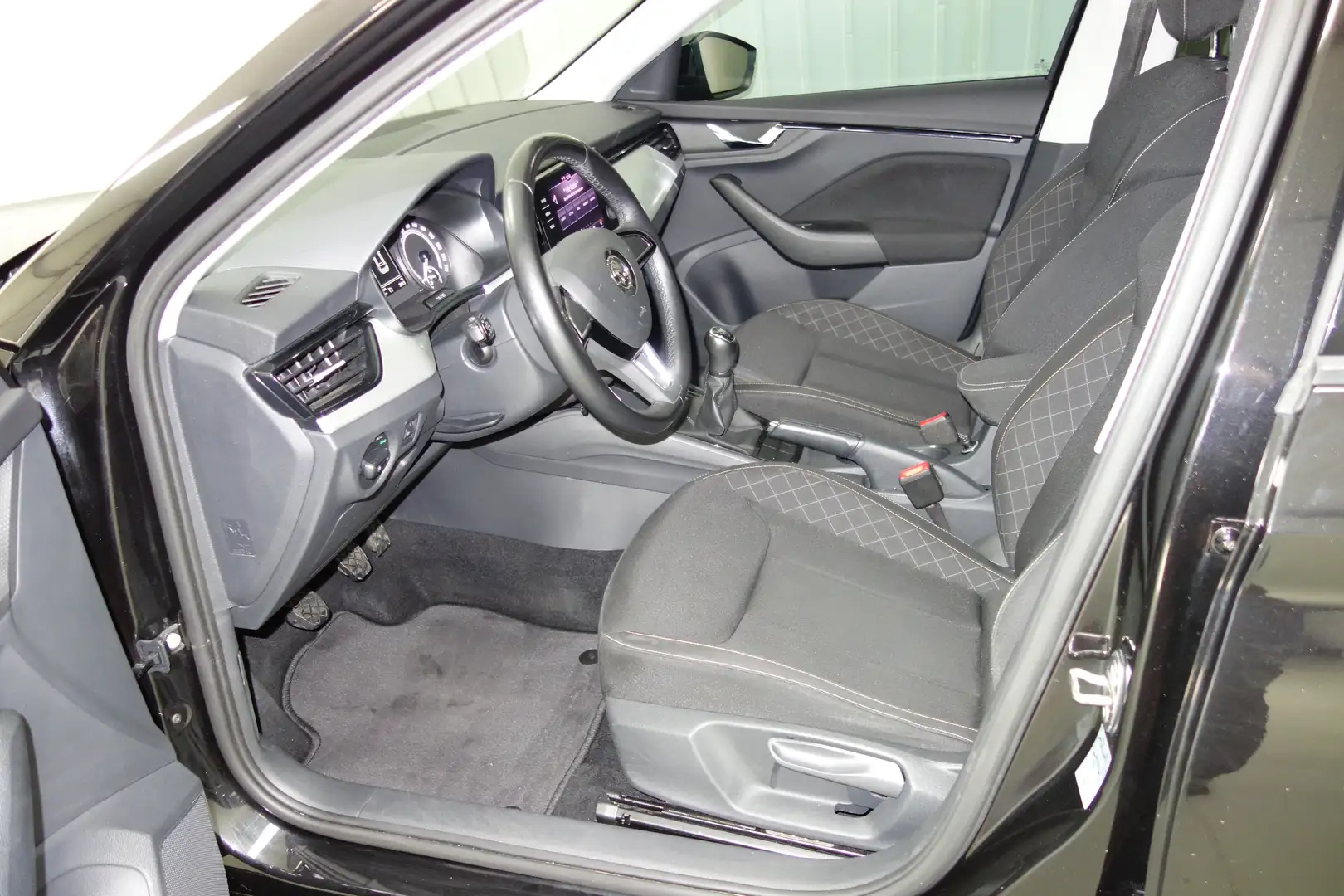 Vehicle image, number 10