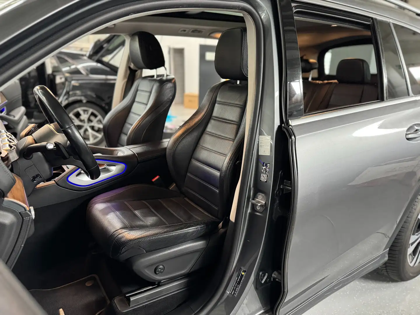 Vehicle image, number 9