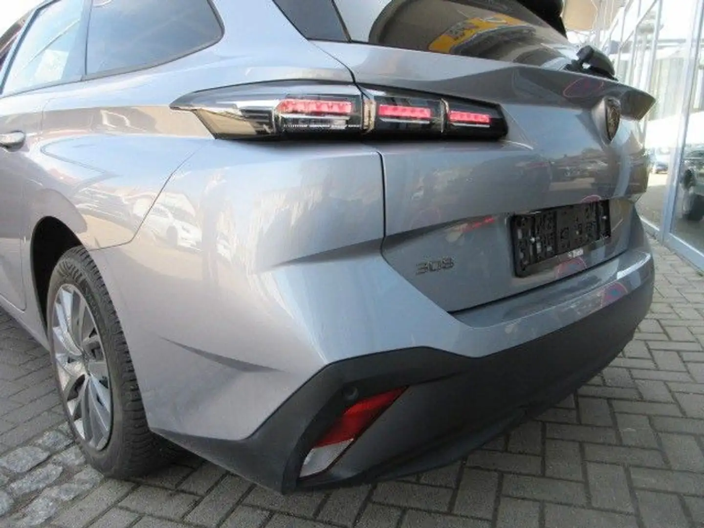 Vehicle image, number 18