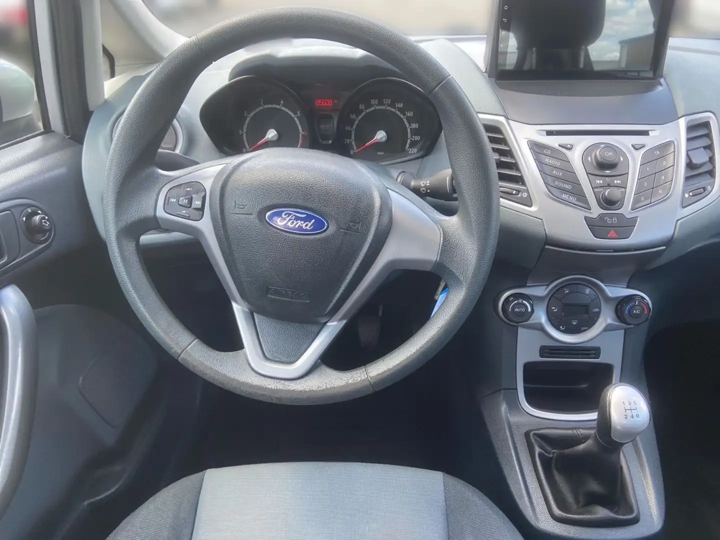 Vehicle image, number 9