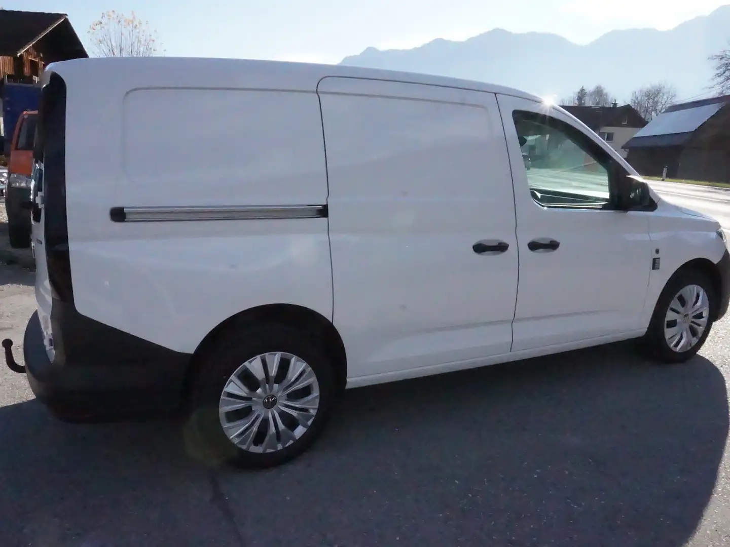 Vehicle image, number 9