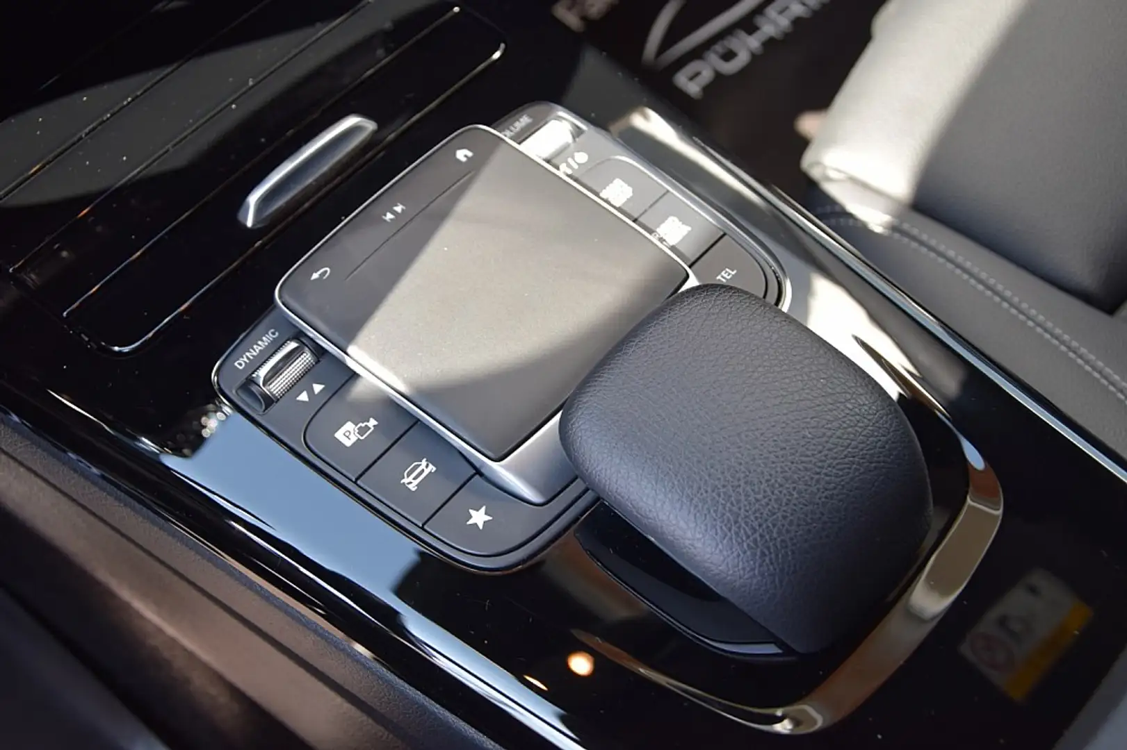 Vehicle image, number 6