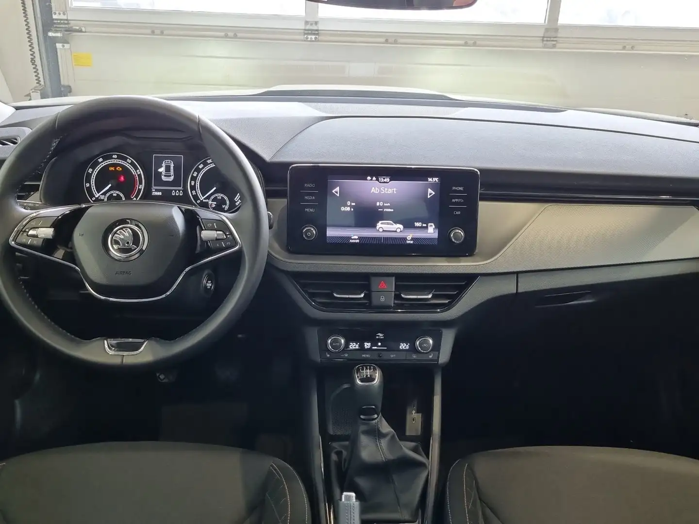 Vehicle image, number 9