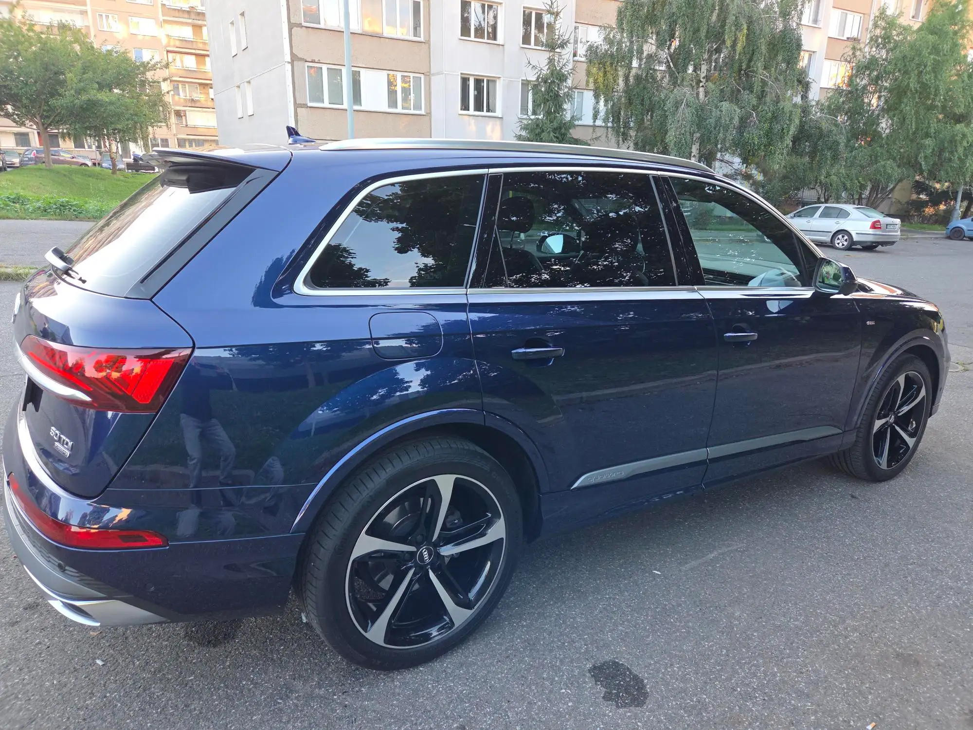 Vehicle image, number 8