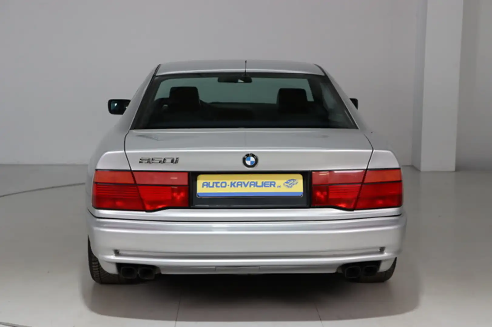 Vehicle image, number 8