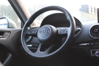 Vehicle image thumbnail, number 8
