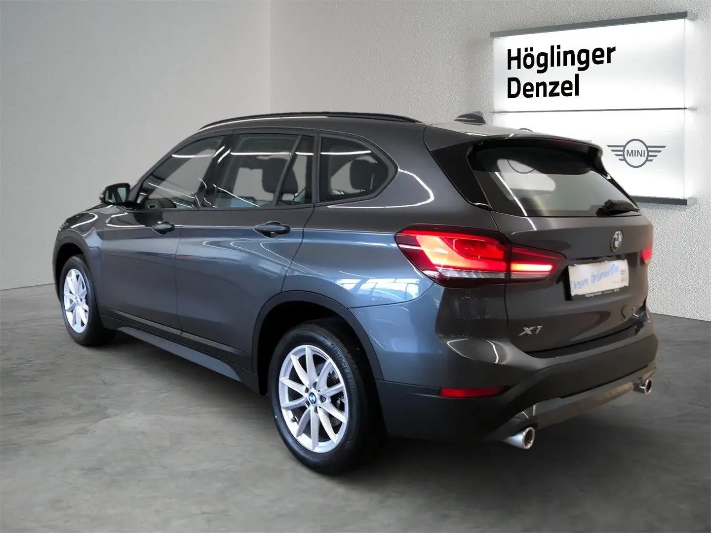 Vehicle image, number 9