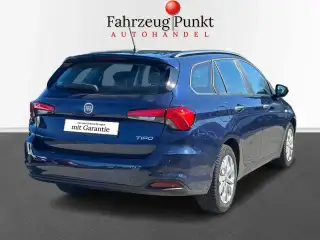 Vehicle image thumbnail, number 4