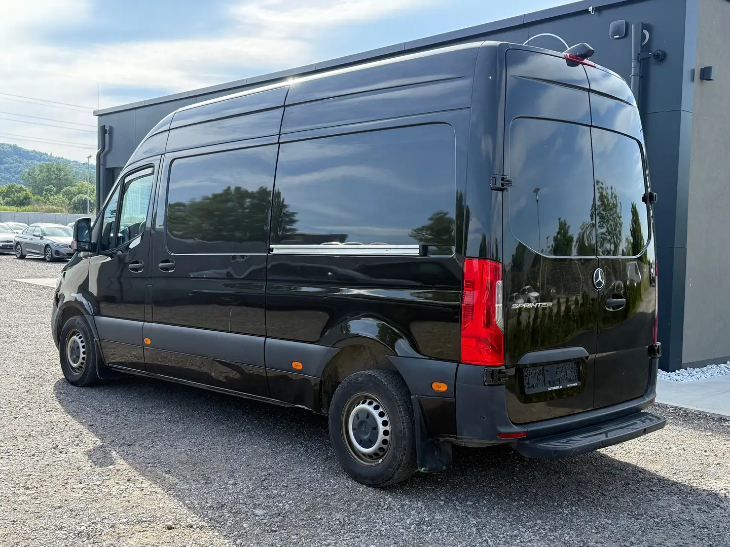 Vehicle image, number 3