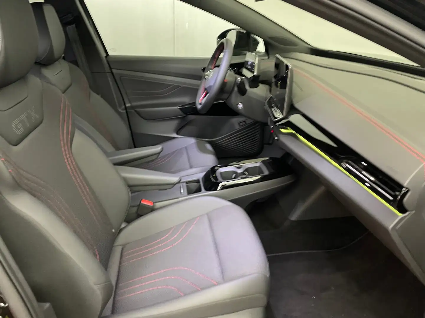 Vehicle image, number 9