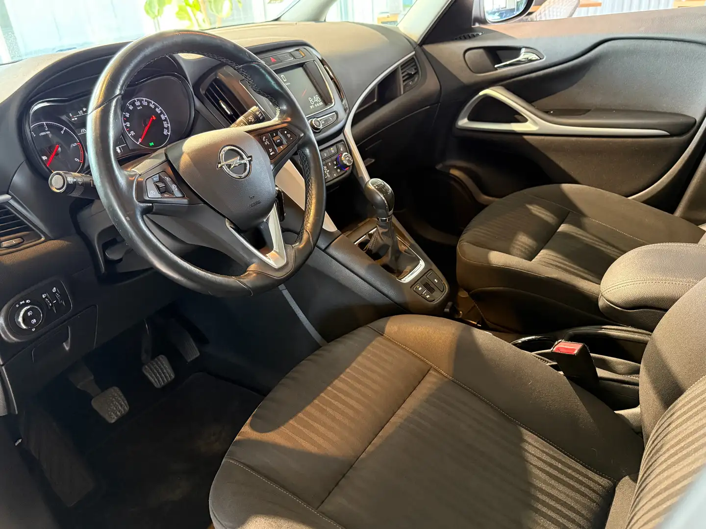 Vehicle image, number 9