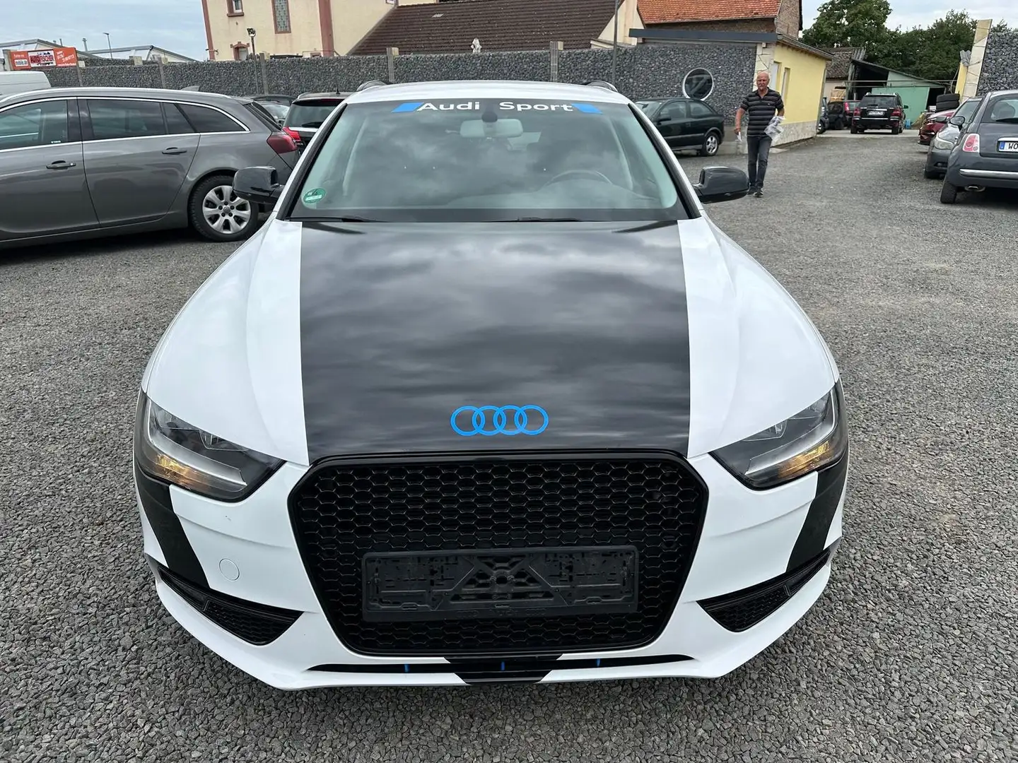 Vehicle image, number 2
