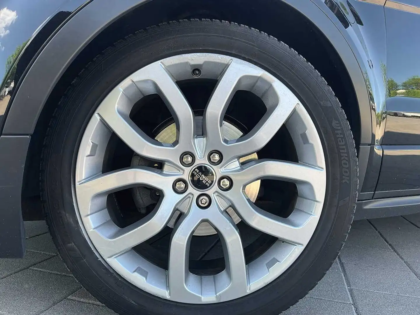 Vehicle image, number 9