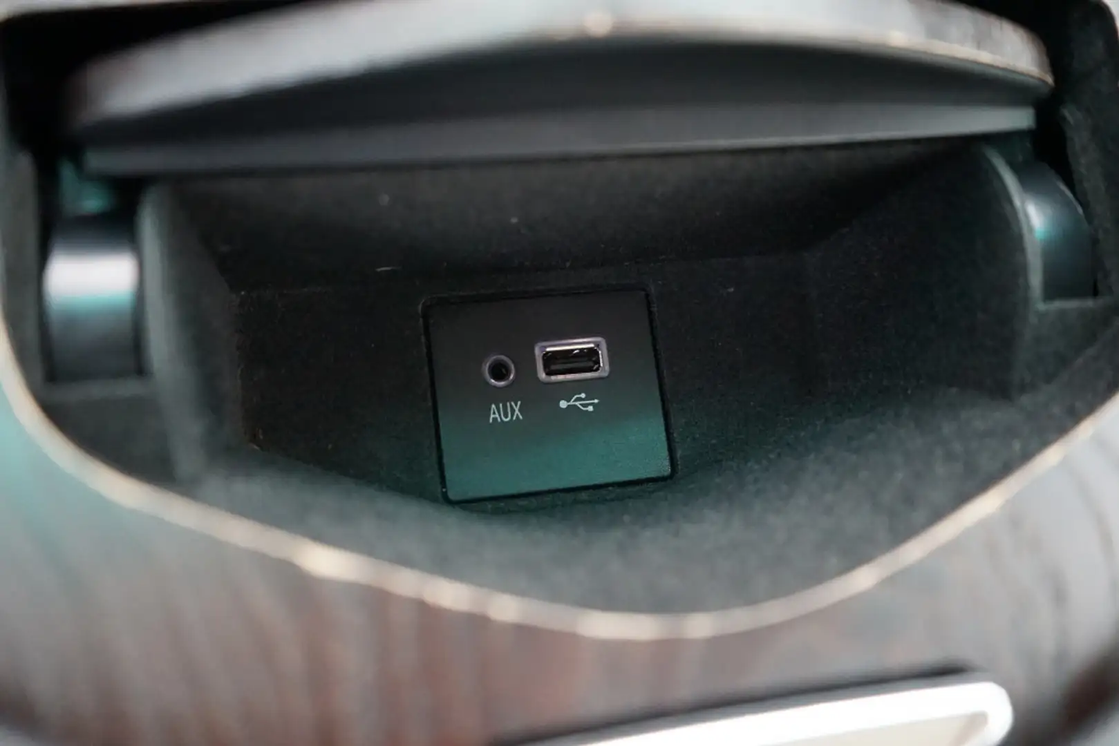 Vehicle image, number 16