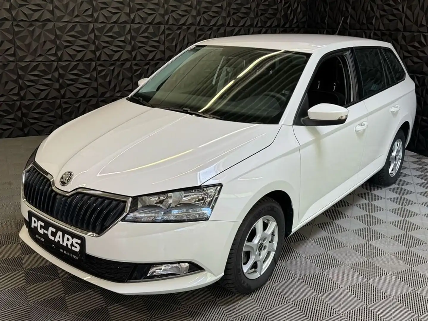Vehicle image, number 6