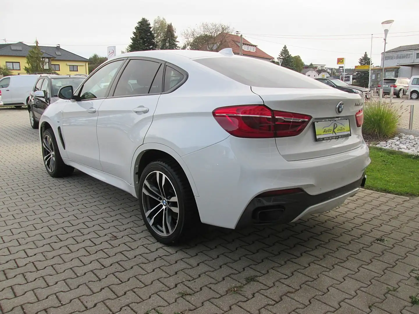 Vehicle image, number 6