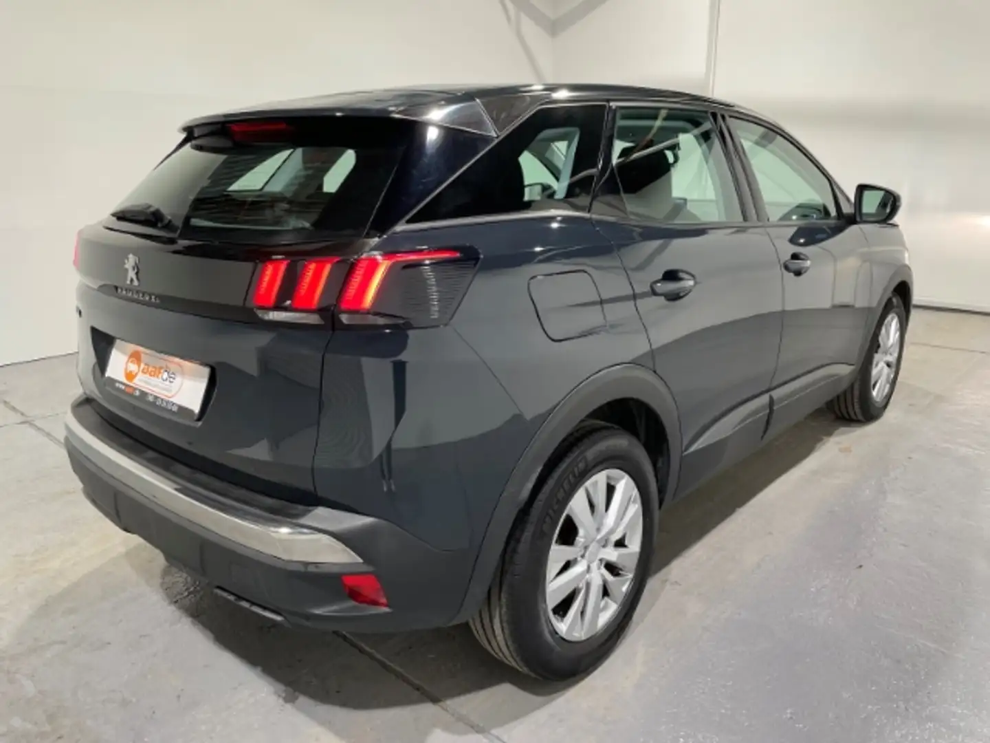Vehicle image, number 3