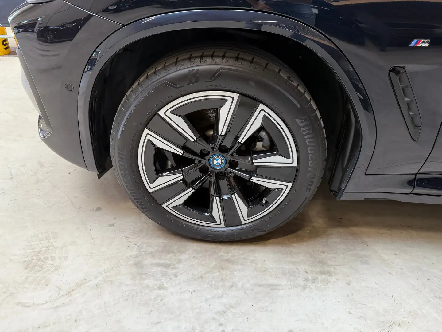 Vehicle image, number 6