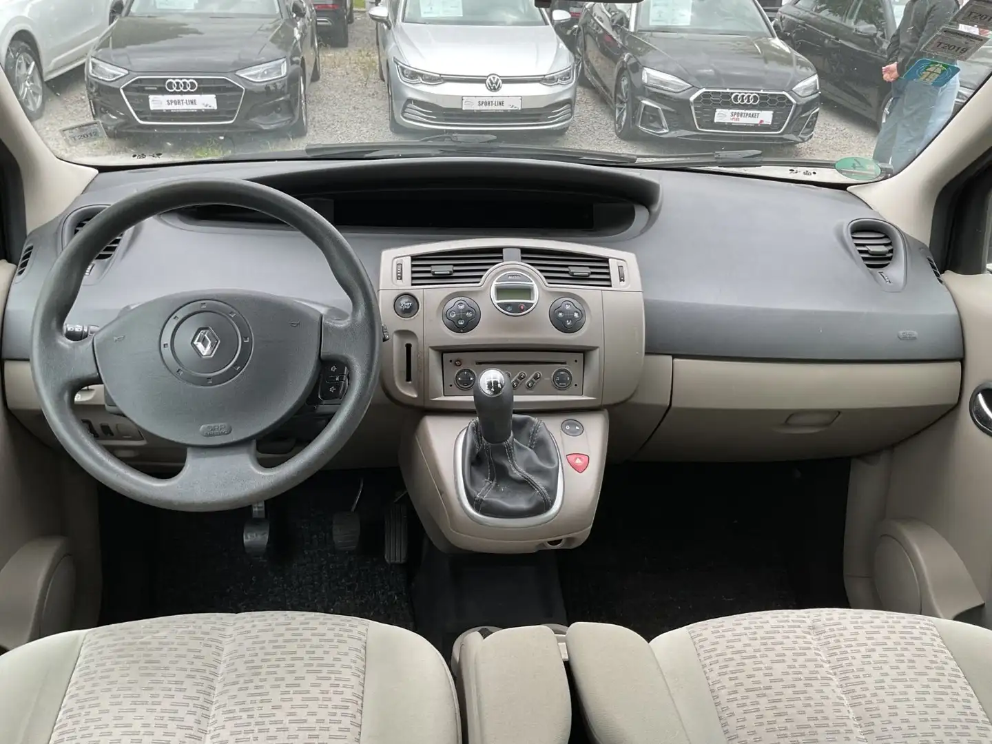 Vehicle image, number 19