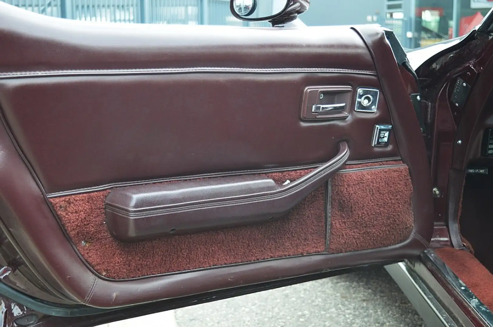 Vehicle image, number 12