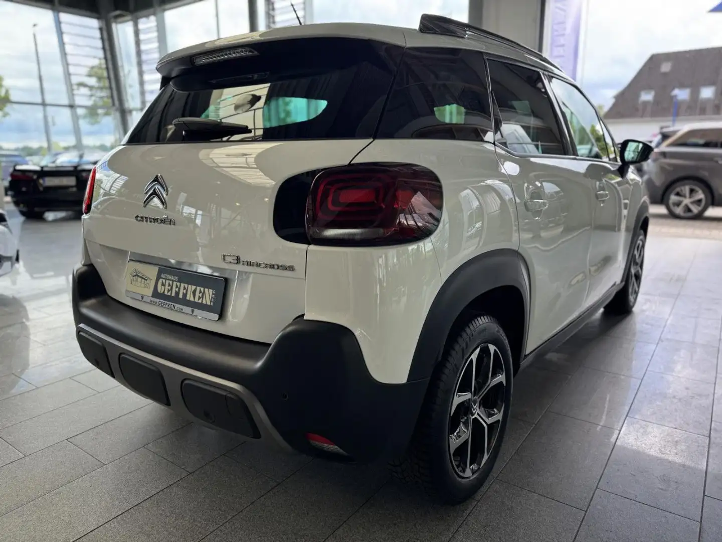 Vehicle image, number 7