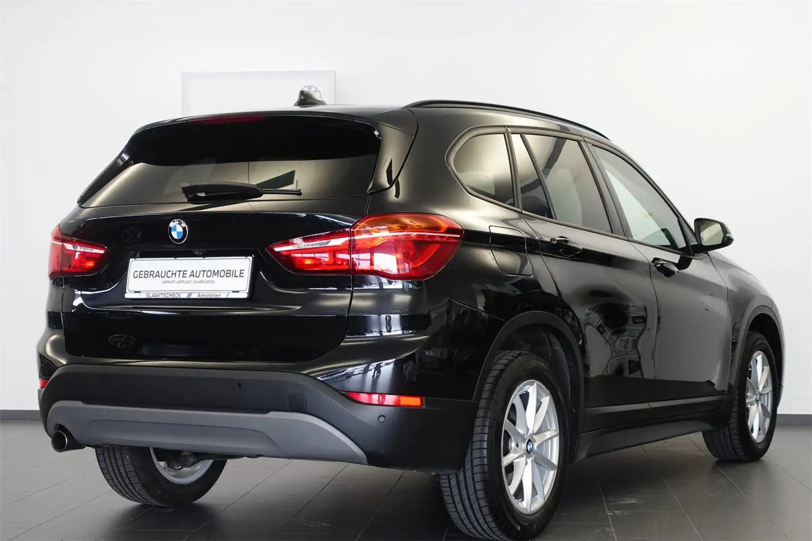 Vehicle image, number 3