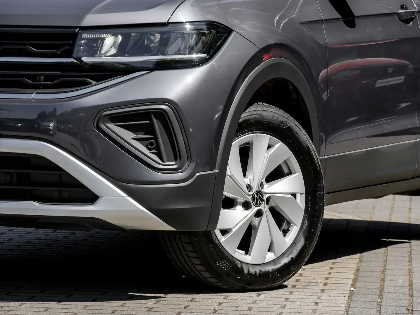 Vehicle image, number 5