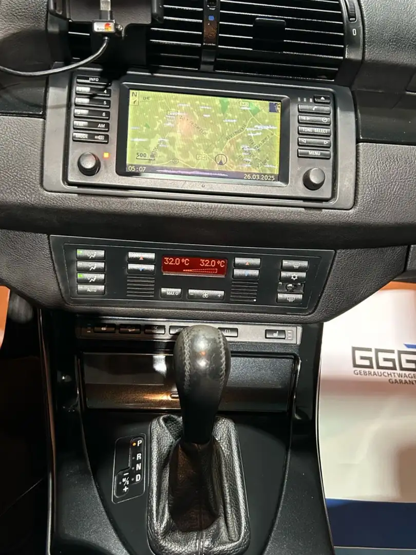 Vehicle image, number 14