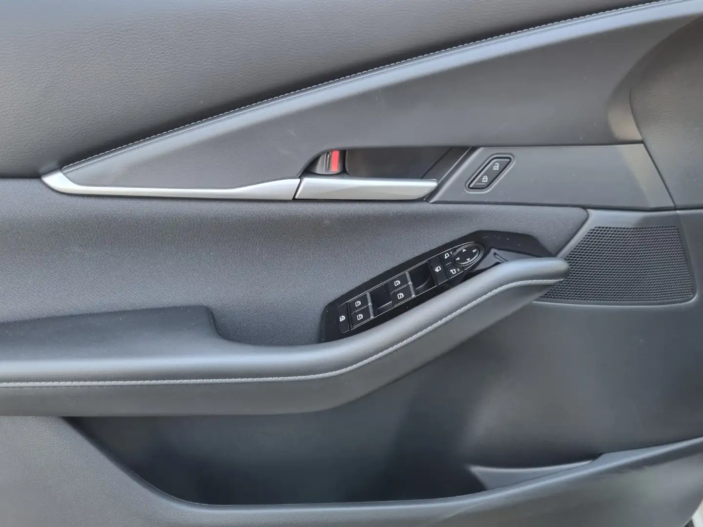 Vehicle image, number 14