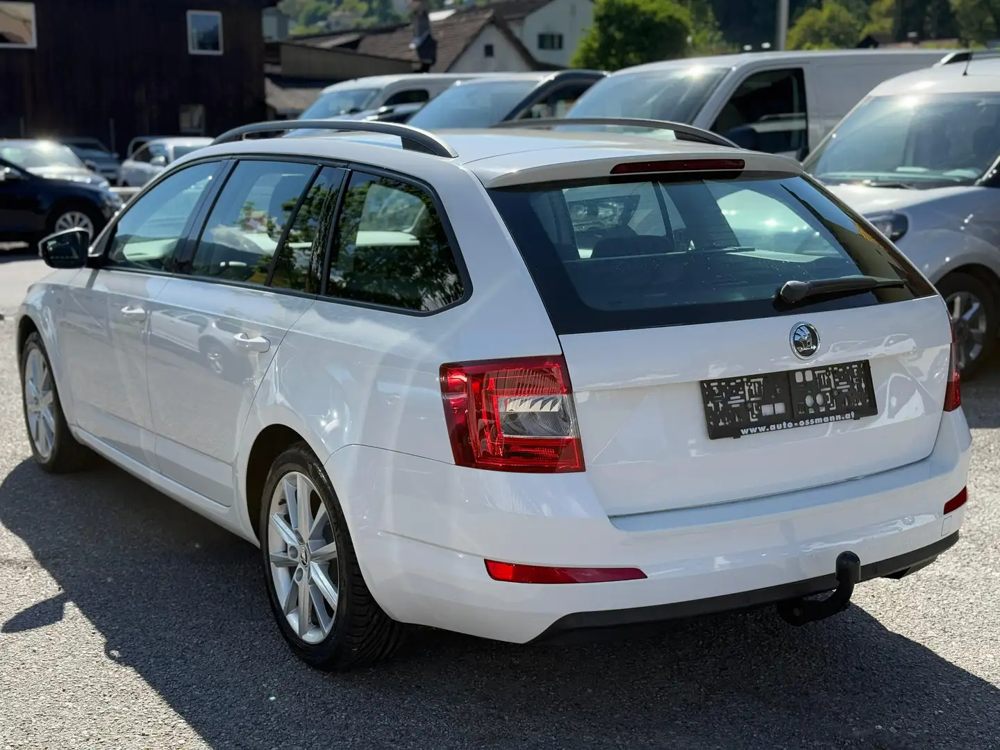 Vehicle image, number 4