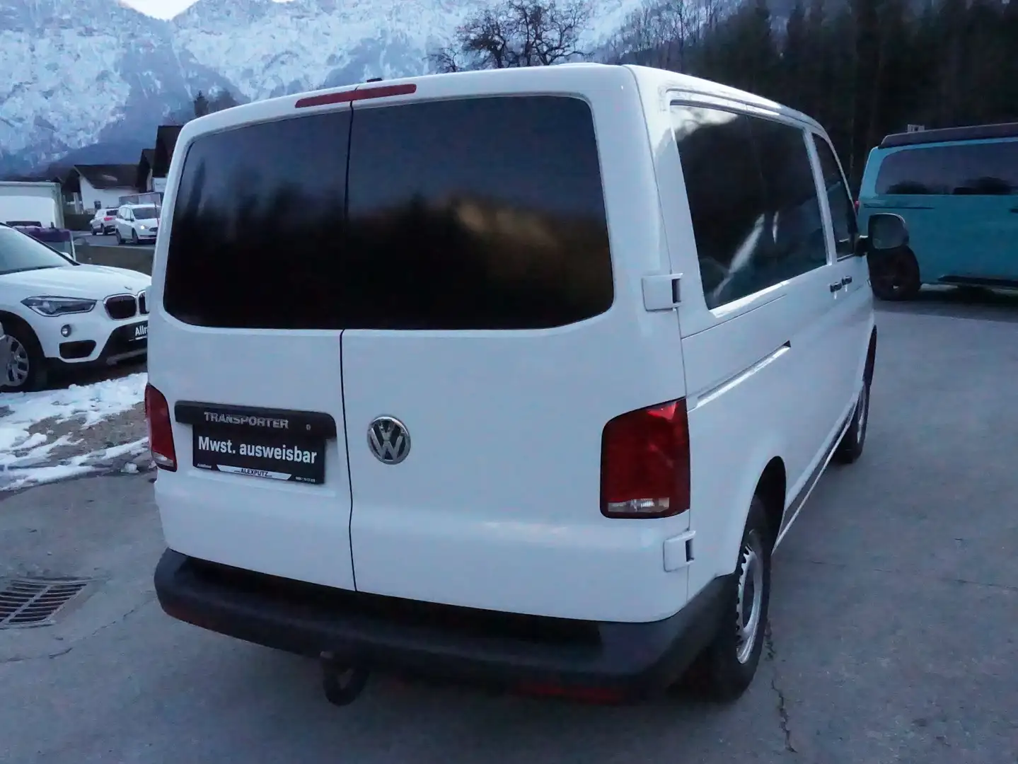 Vehicle image, number 8