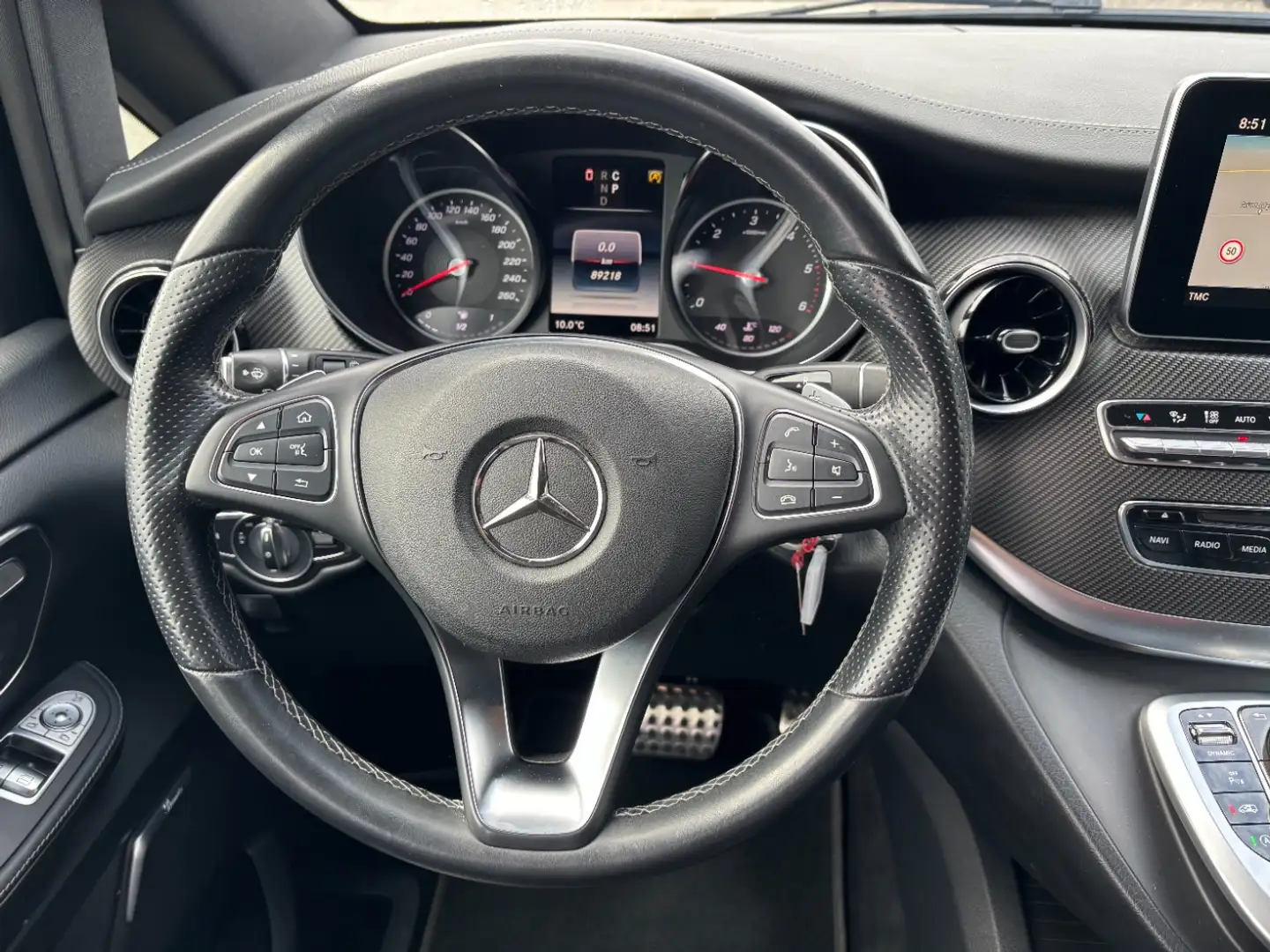 Vehicle image, number 12