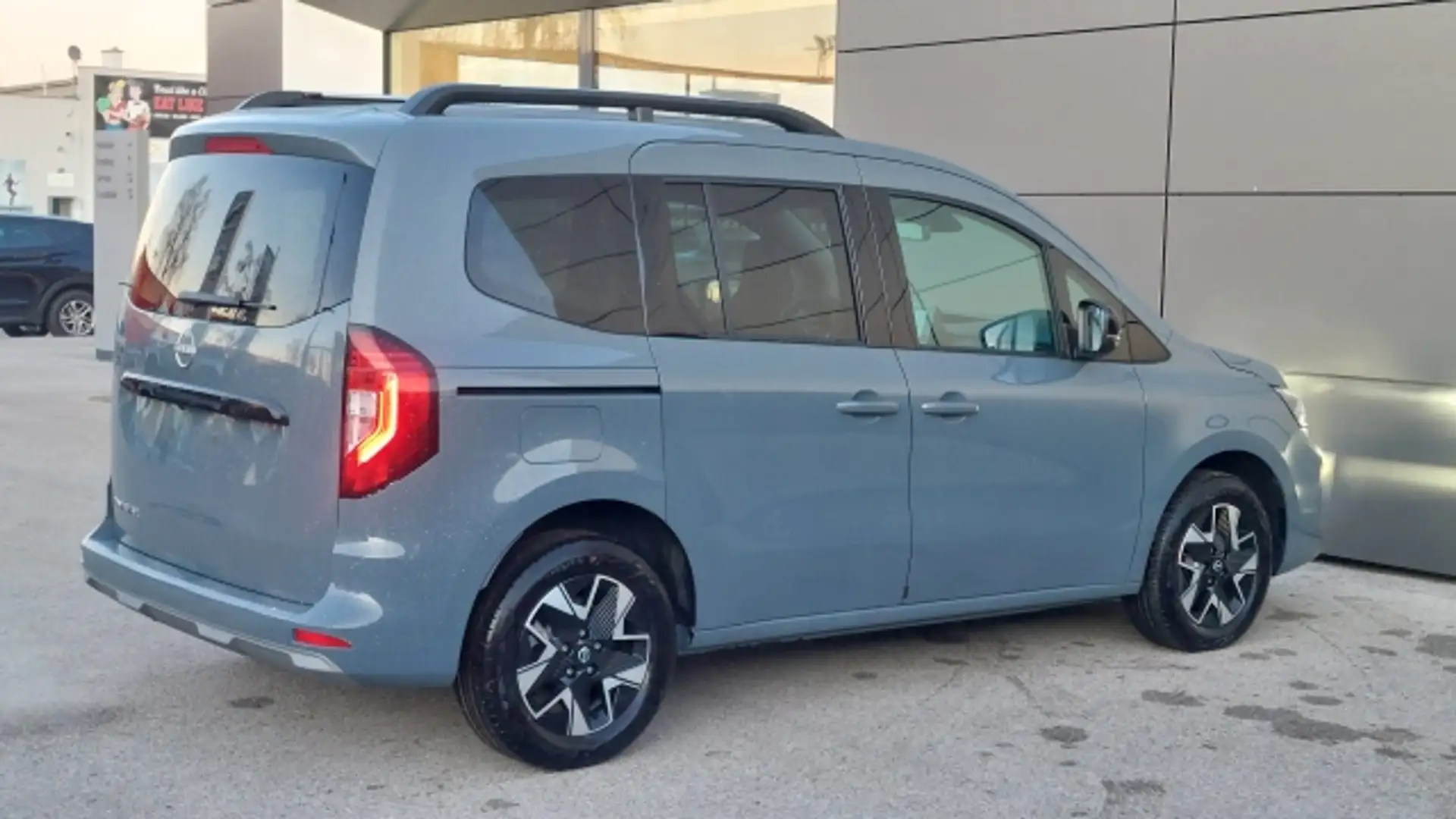 Vehicle image, number 4