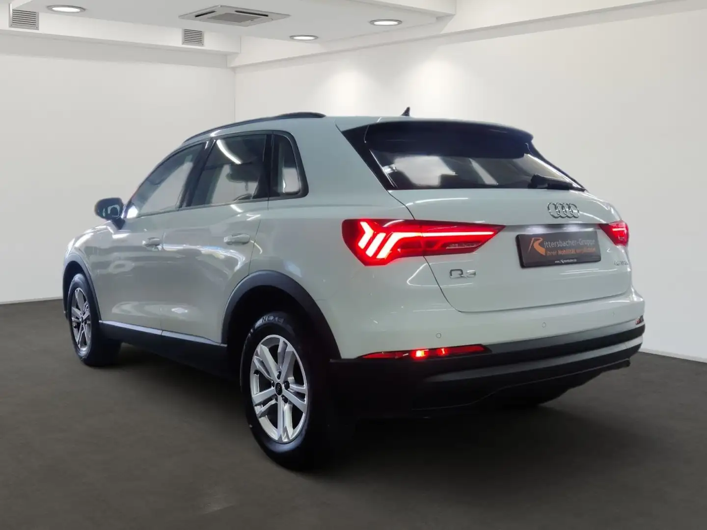 Vehicle image, number 5
