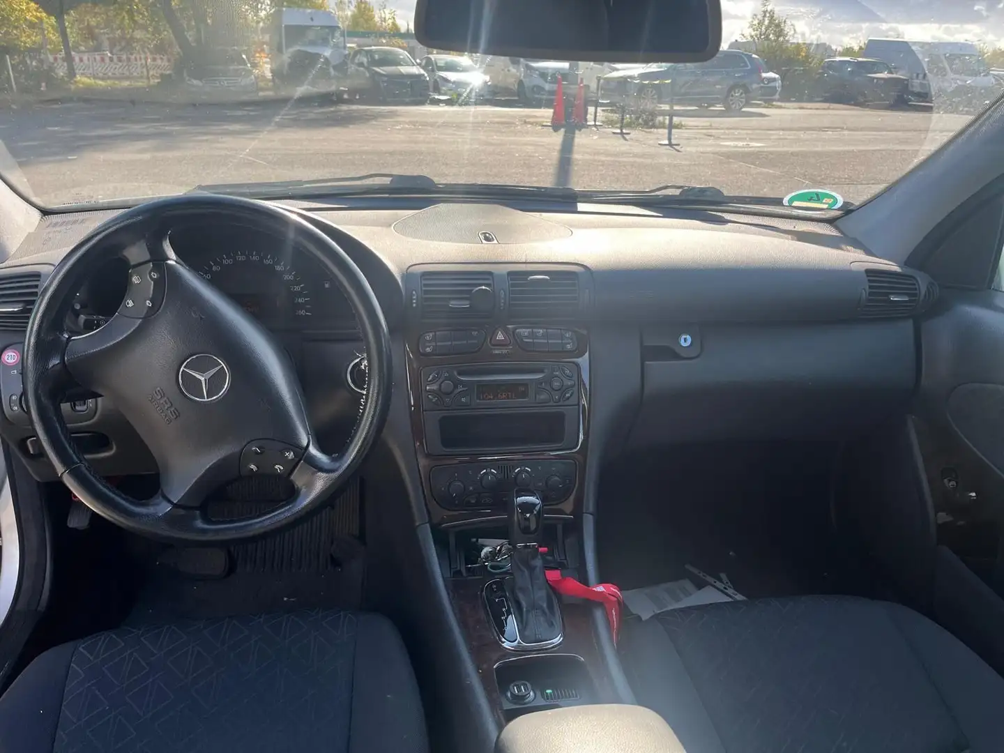 Vehicle image, number 12