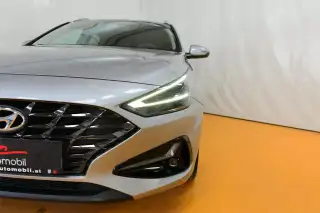 Vehicle image thumbnail, number 12