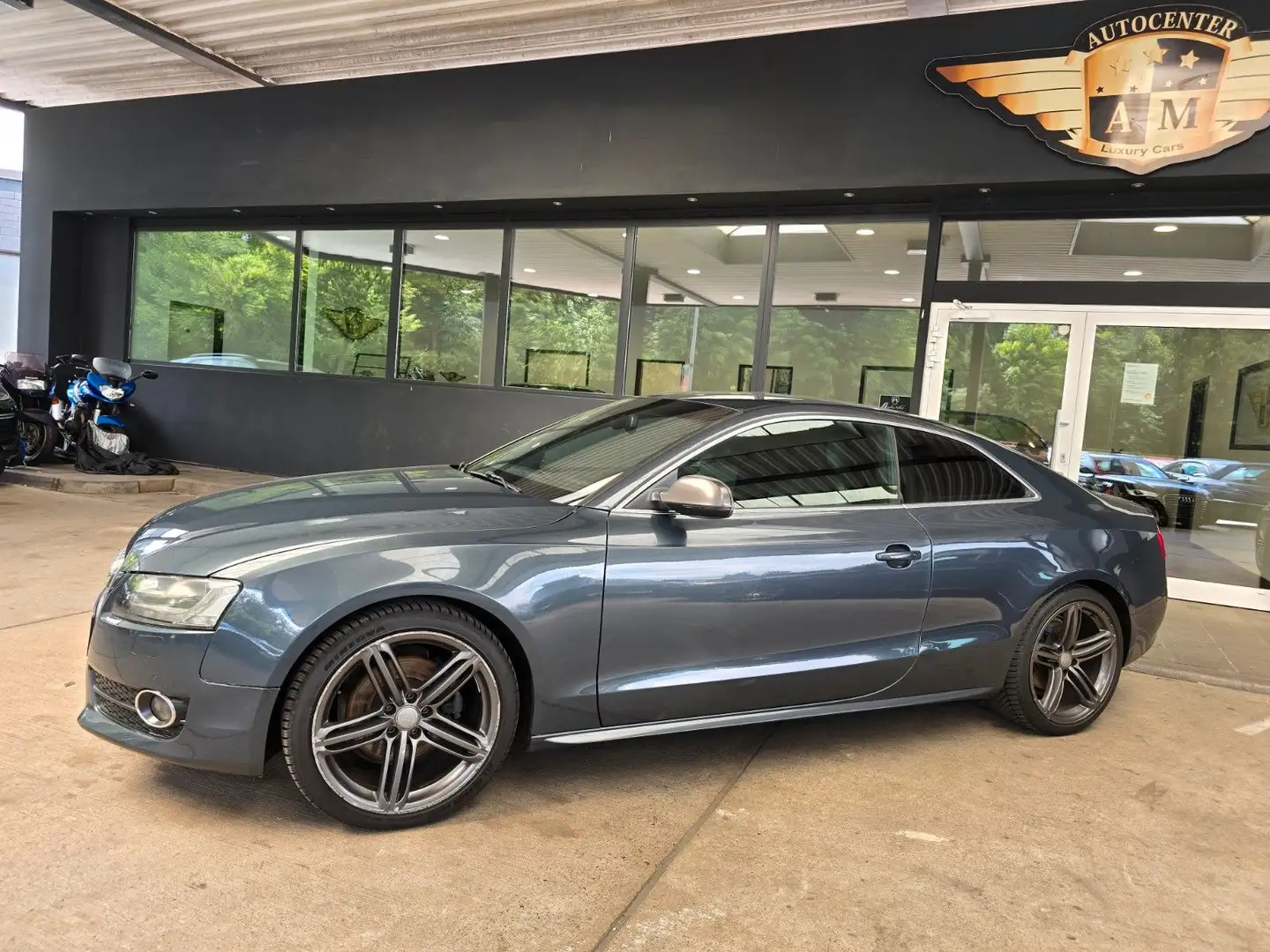Vehicle image, number 2