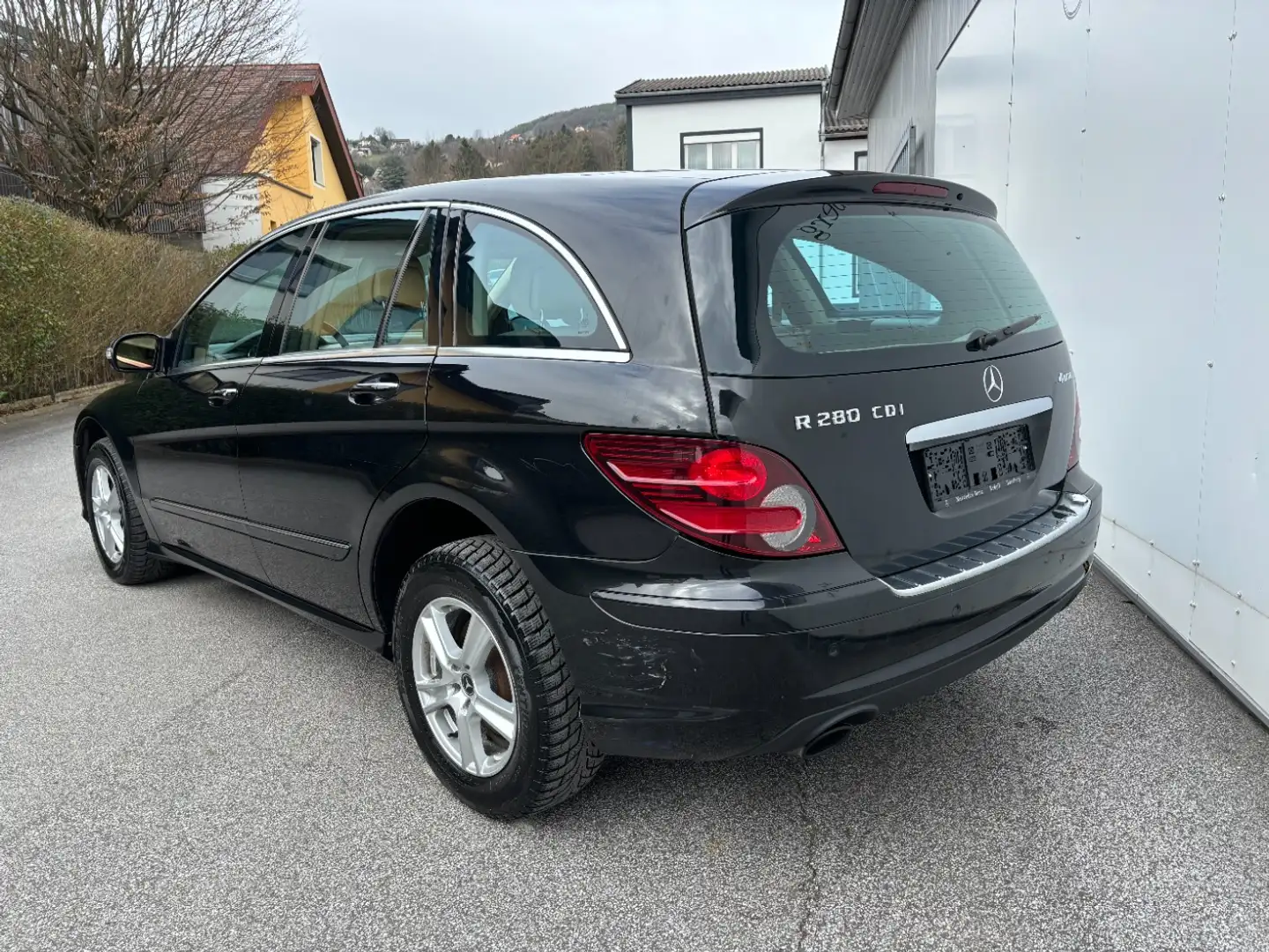 Vehicle image, number 5