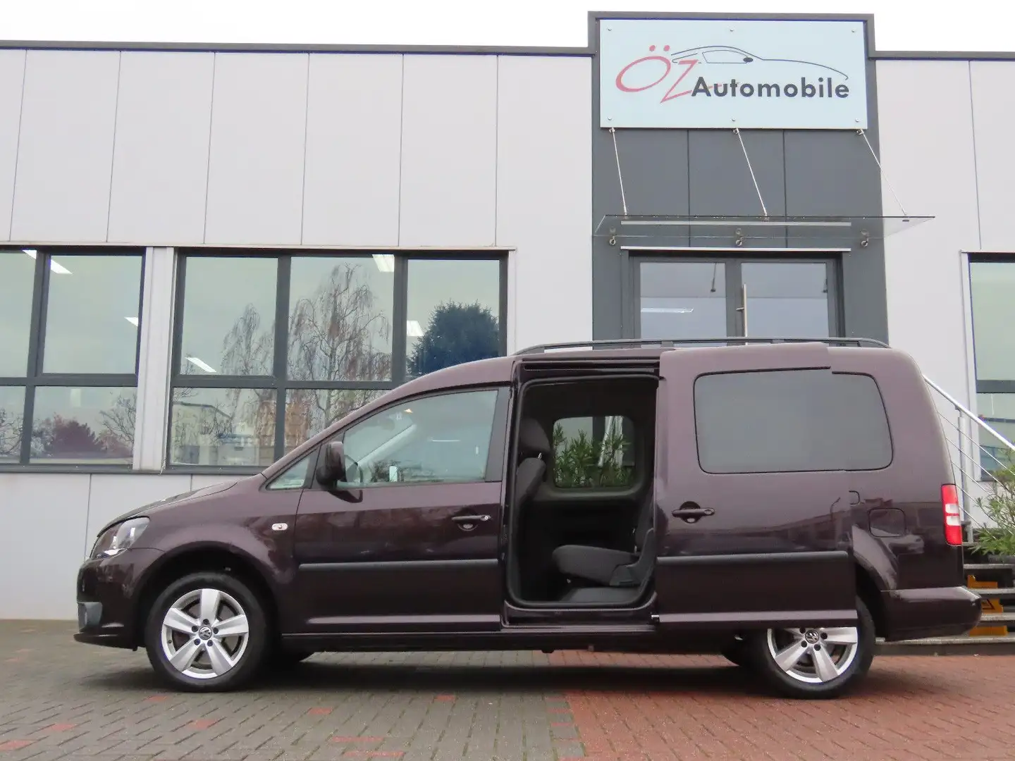 Vehicle image, number 9