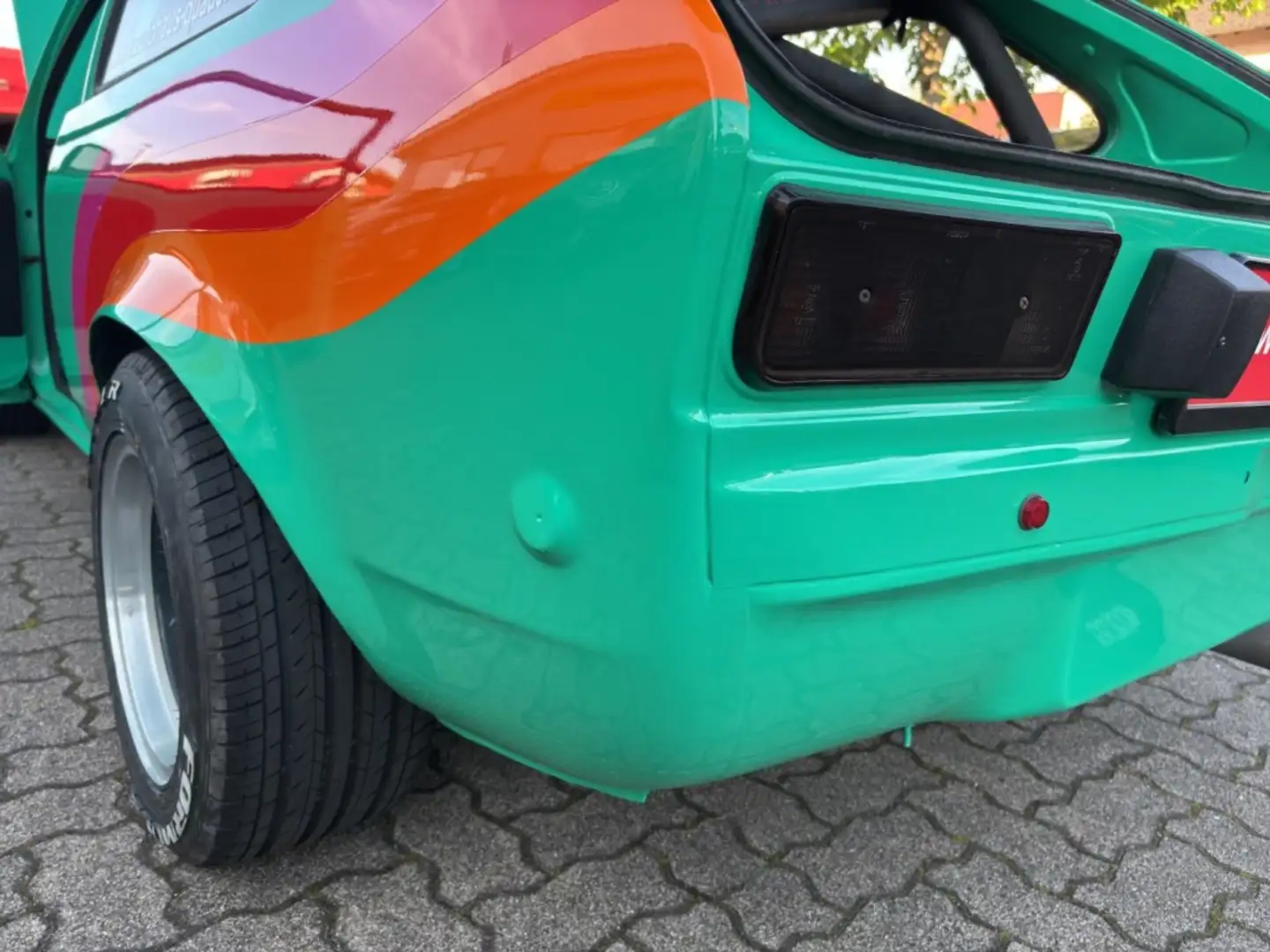 Vehicle image, number 19